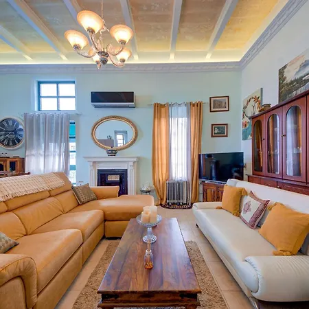 Apartment A 2br Authentic Townhouse With Rooftop By 360 Estates *