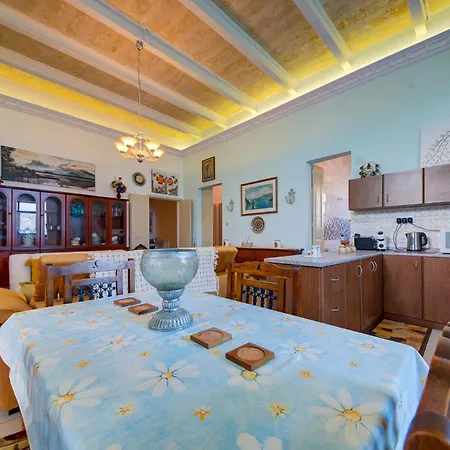 A 2br Authentic Townhouse With Rooftop By 360 Estates San Gwann