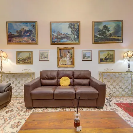 A 2br Authentic Townhouse With Rooftop By 360 Estates