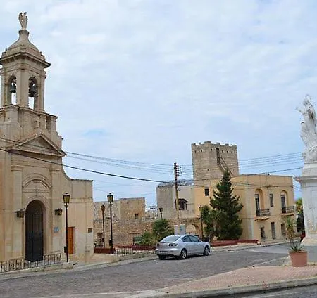 A 2br Authentic Townhouse With Rooftop By 360 Estates San Ġwann