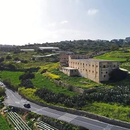 A 2br Authentic Townhouse With Rooftop By 360 Estates Apartment