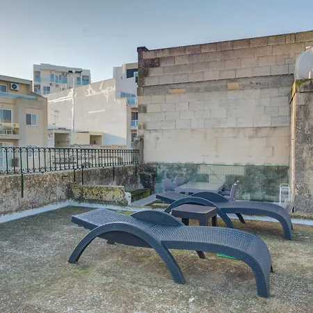 Apartment A 2br Authentic Townhouse With Rooftop By 360 Estates