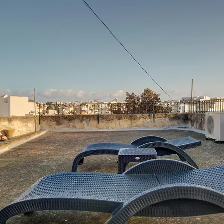 Apartment A 2br Authentic Townhouse With Rooftop By 360 Estates *