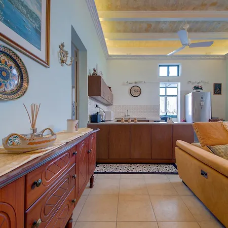 A 2br Authentic Townhouse With Rooftop By 360 Estates Apartment San Gwann