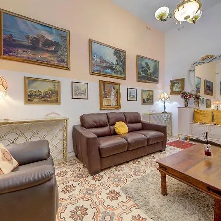 Apartment A 2br Authentic Townhouse With Rooftop By 360 Estates